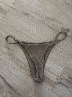 Minimal Low-Rise Women's Bikini Bottom in Taupe